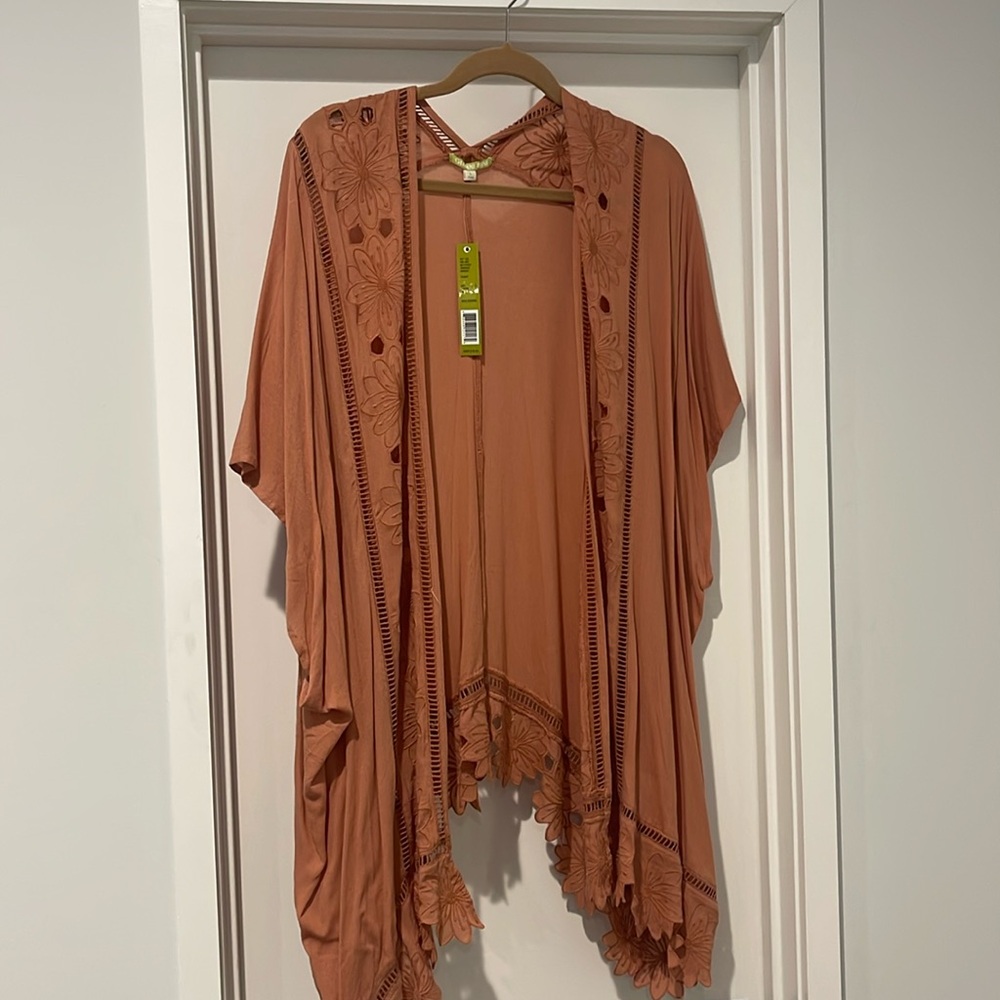 Gianni Bini short sleeve kimono